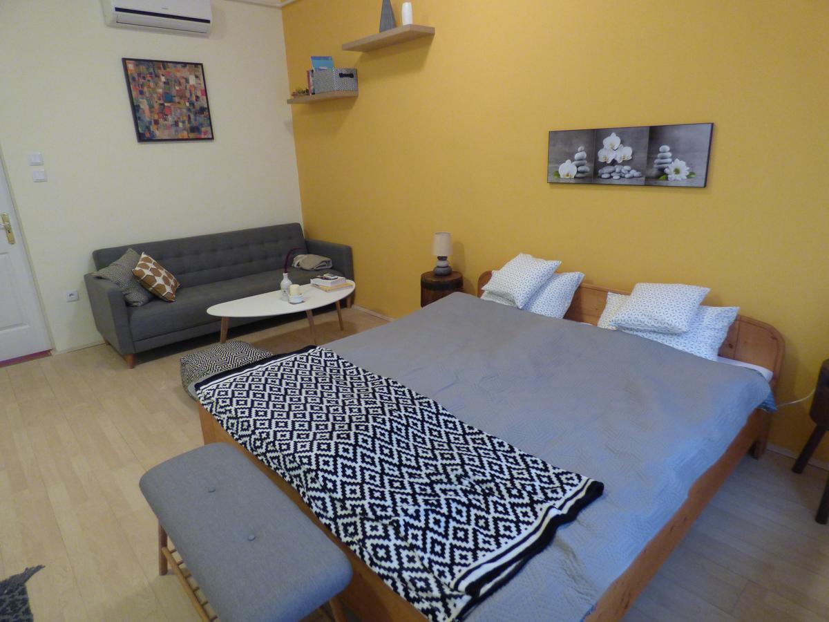 Yellow Apartment Debreţin Exterior foto